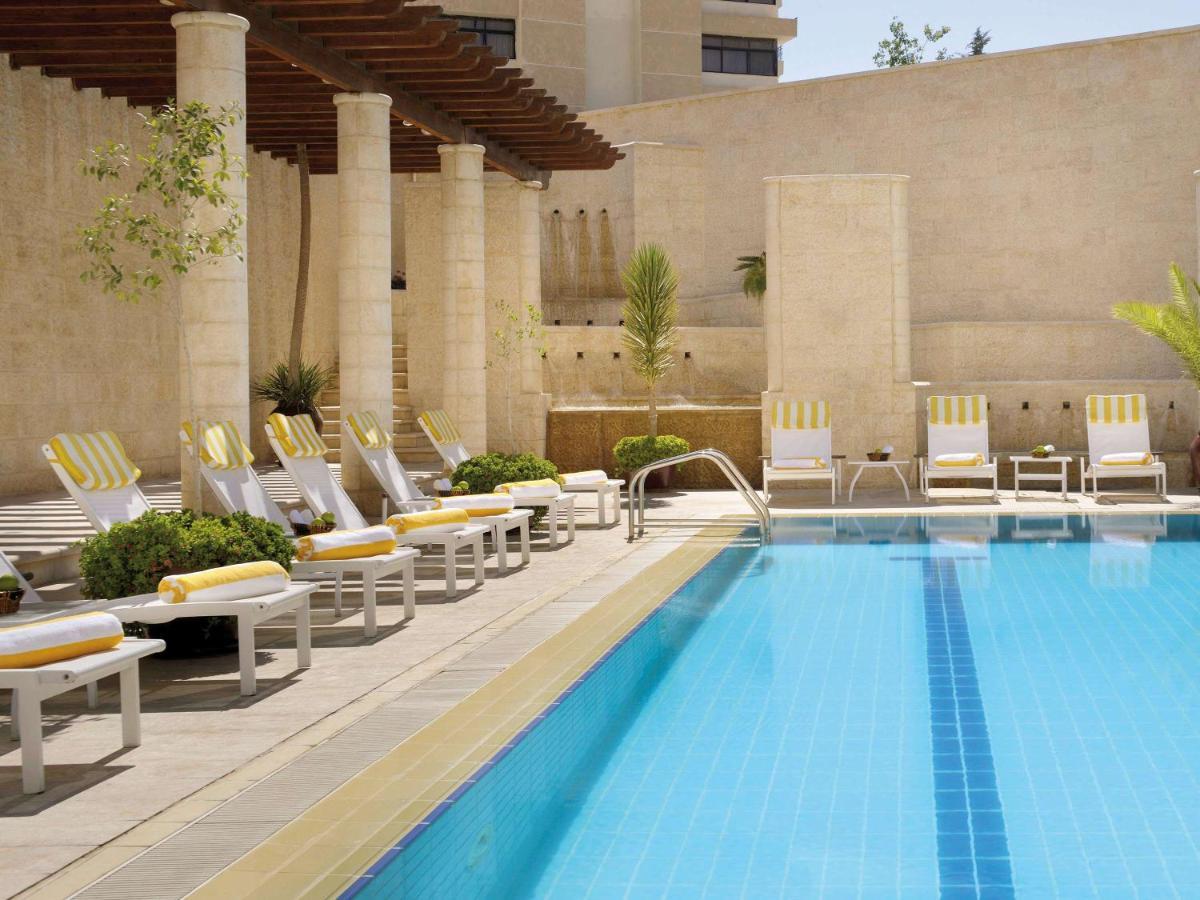 Moevenpick Resort Petra Ваді-Муса Екстер'єр фото The pool at the Four Seasons Hotel, Cairo