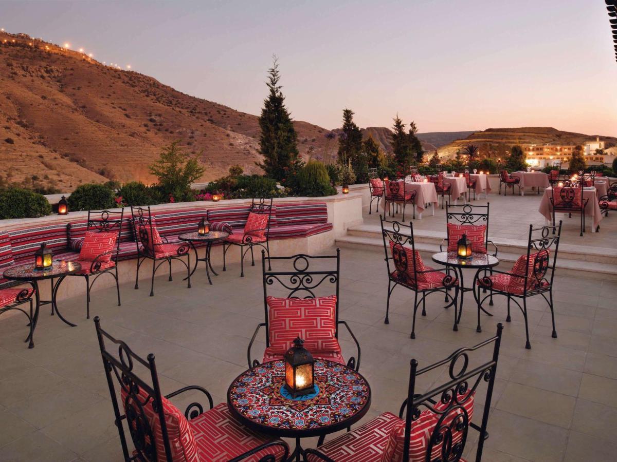 Moevenpick Resort Petra Ваді-Муса Екстер'єр фото The view from the rooftop