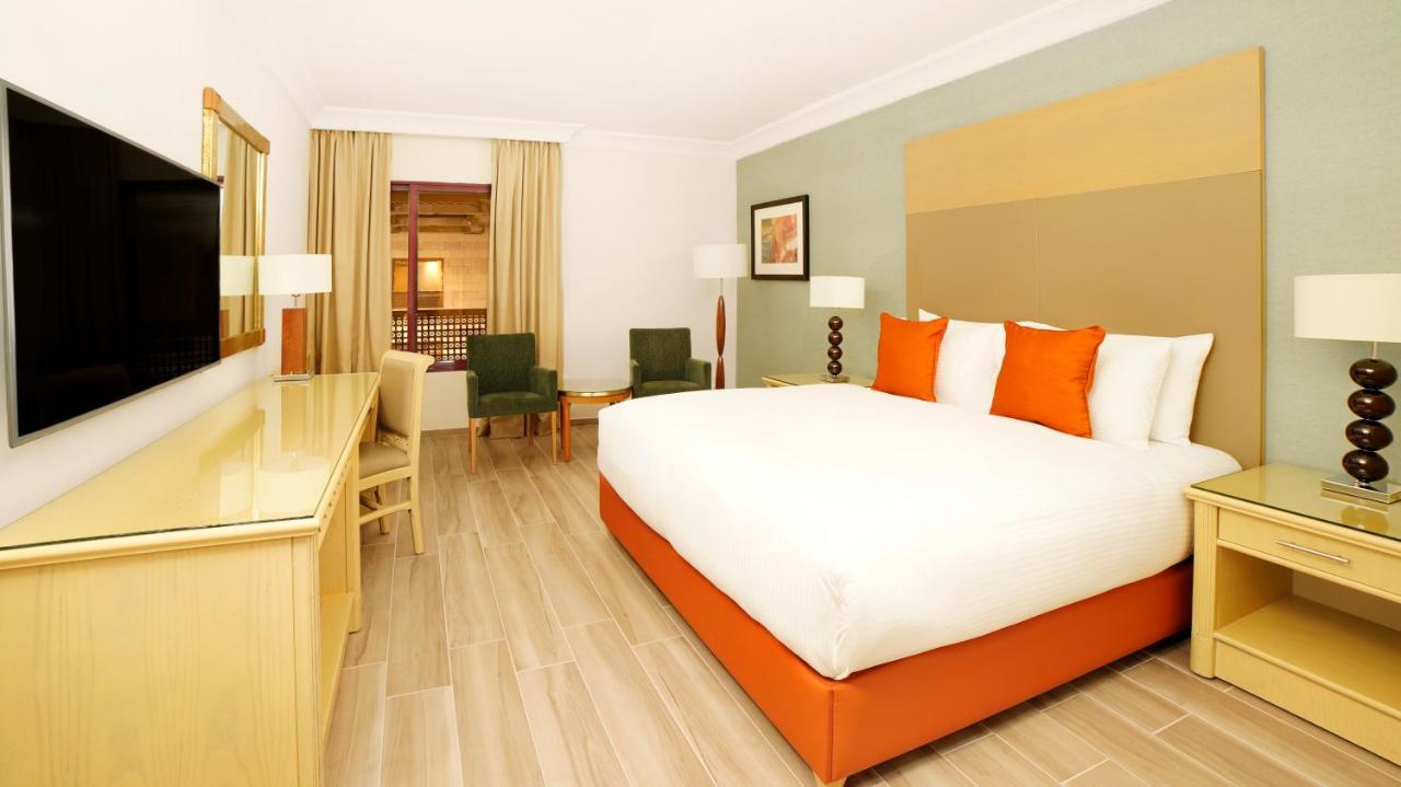 Moevenpick Resort Petra Ваді-Муса Екстер'єр фото A typical room at the hotel