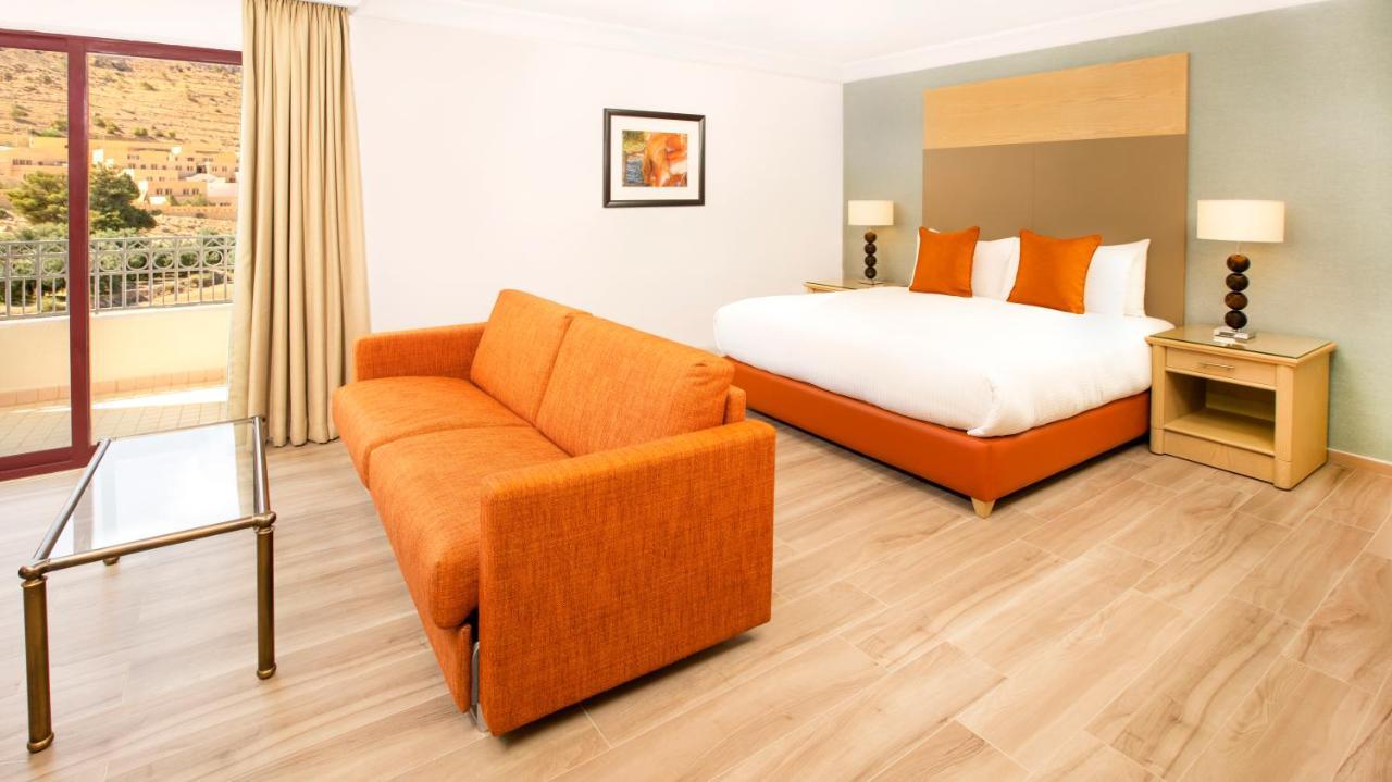 Moevenpick Resort Petra Ваді-Муса Екстер'єр фото A typical hotel room