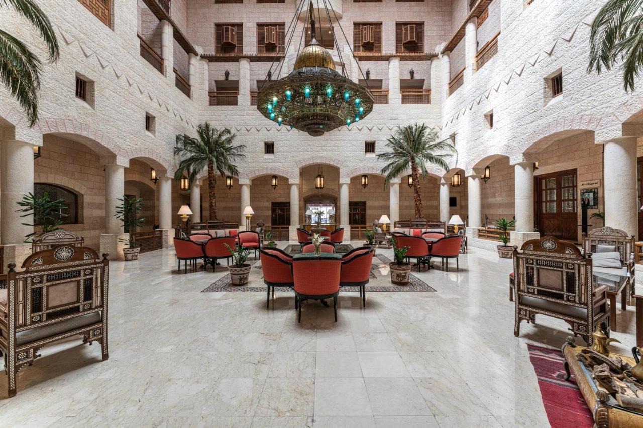 Moevenpick Resort Petra Ваді-Муса Екстер'єр фото The lobby of the hotel