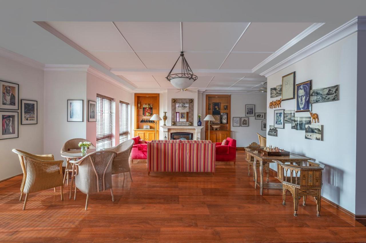 Moevenpick Resort Petra Ваді-Муса Екстер'єр фото The interior of the house