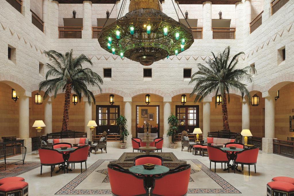 Moevenpick Resort Petra Ваді-Муса Екстер'єр фото The hotel's lobby