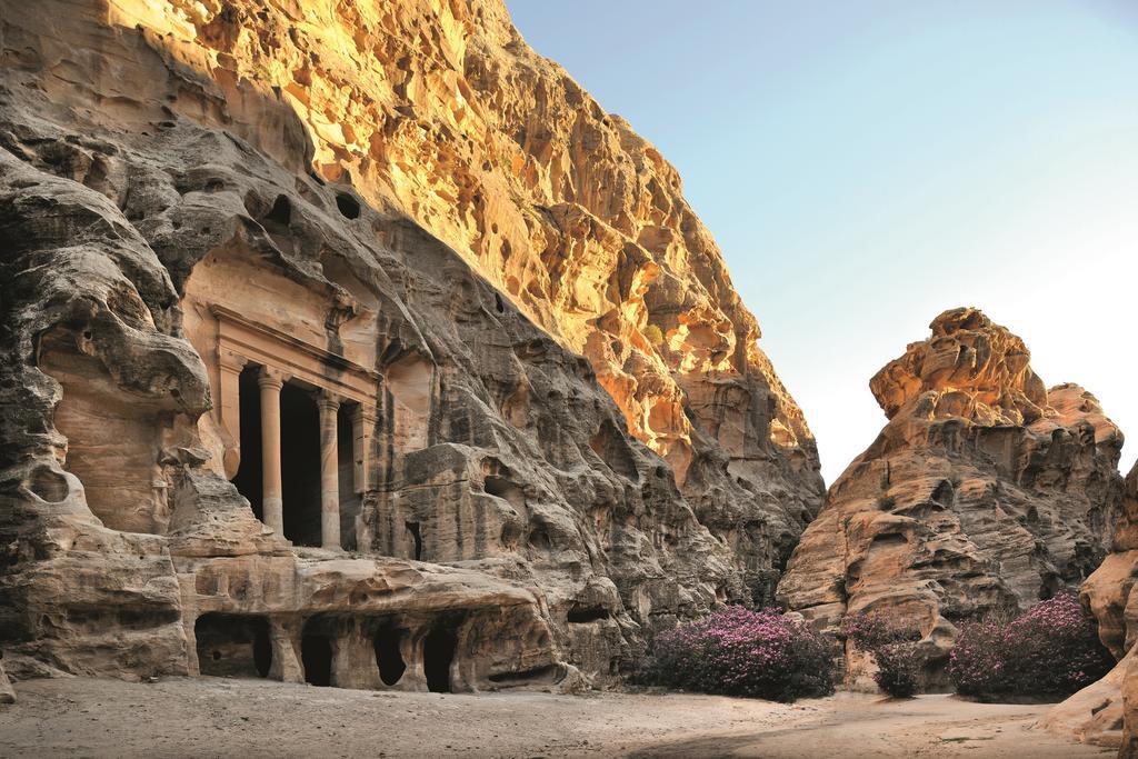 Moevenpick Resort Petra Ваді-Муса Екстер'єр фото The Petra Monastery